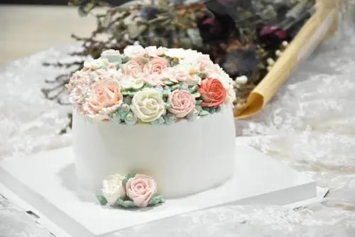 學(xué)蛋糕裱花需要多少錢,哪家學(xué)校好?